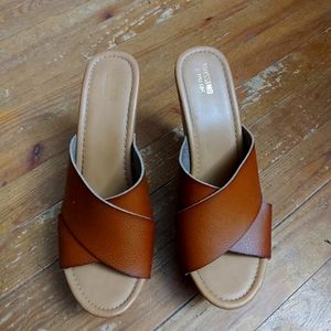 Mossimo wedge womans shoe size 9